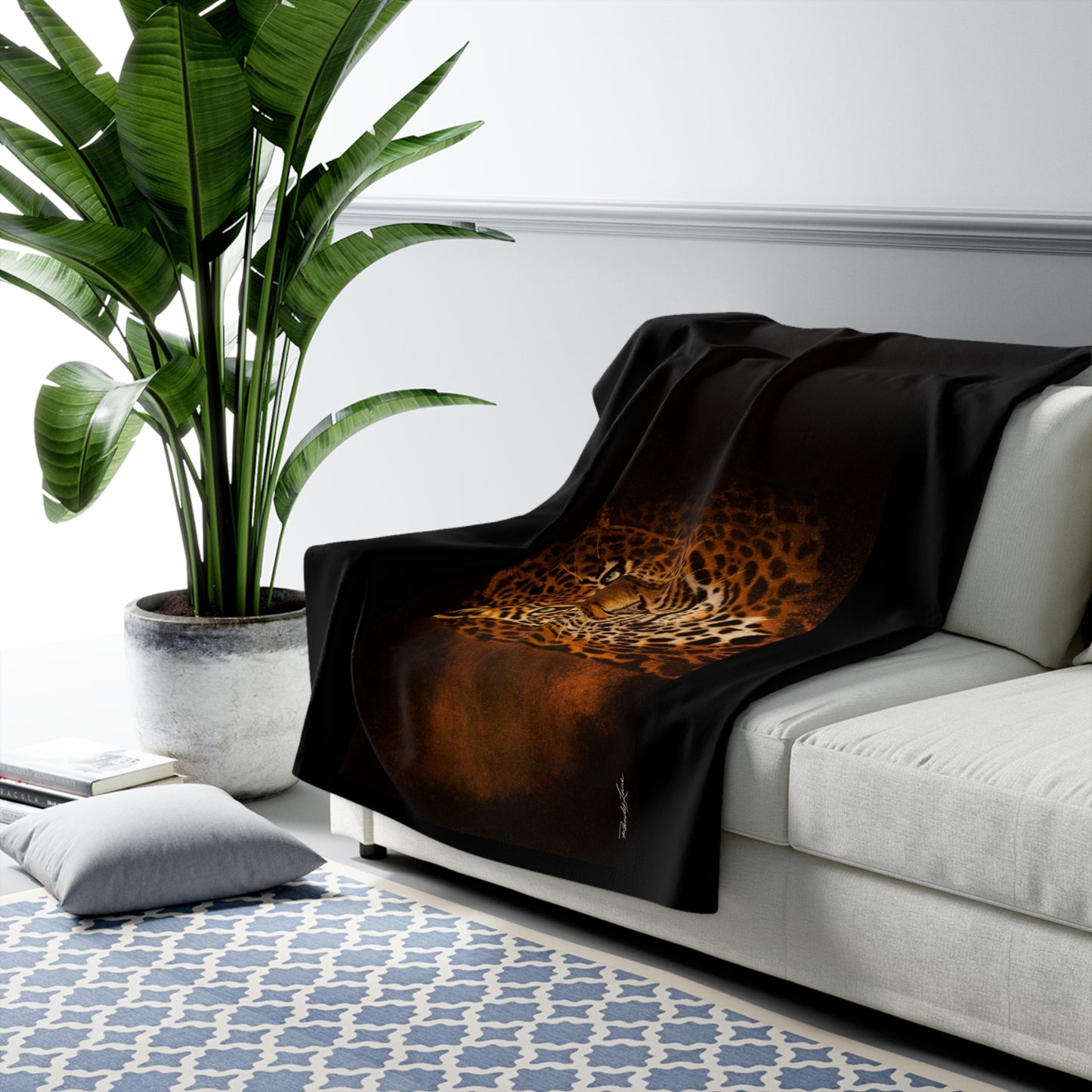 Shadow Hunter, Cozy Sherpa Fleece Blanket with Leopard Design